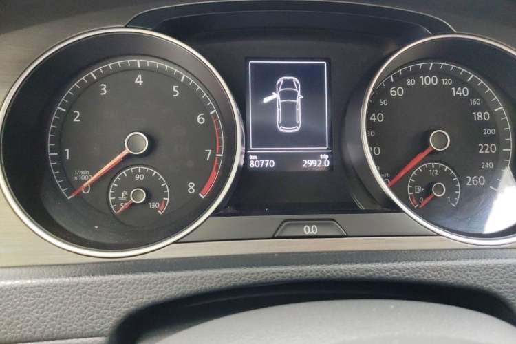 Used Volkswagen Golf 2016 230TSI Automatic Comfort Version Odometer Close Up
