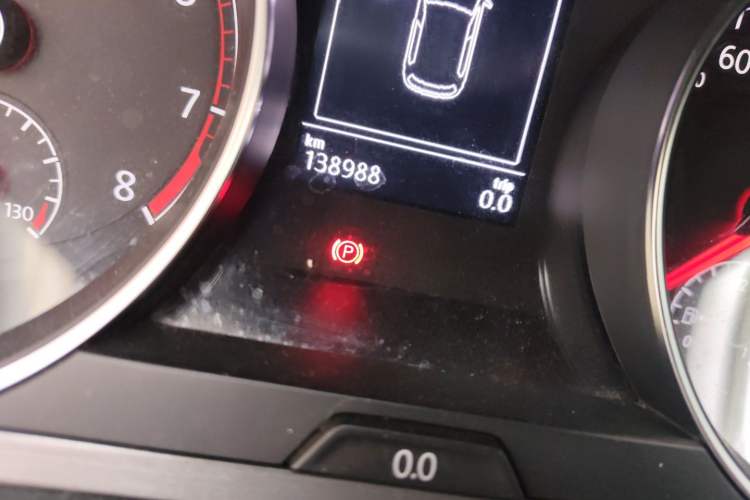 Used Volkswagen Golf 2016 230TSI Automatic Comfort Version Odometer Close Up