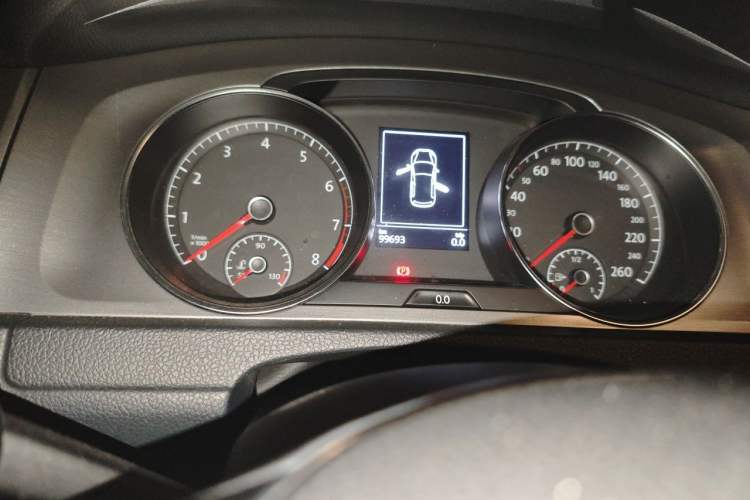 Used Volkswagen Golf 2016 230TSI Automatic Comfort Version Odometer Close Up