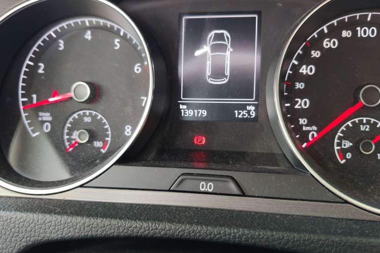 Used Volkswagen Golf 2016 230TSI Automatic Comfort Version Odometer Close Up