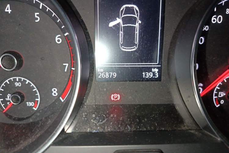 Used Volkswagen Golf 2016 230TSI Automatic Comfort Version Odometer Close Up