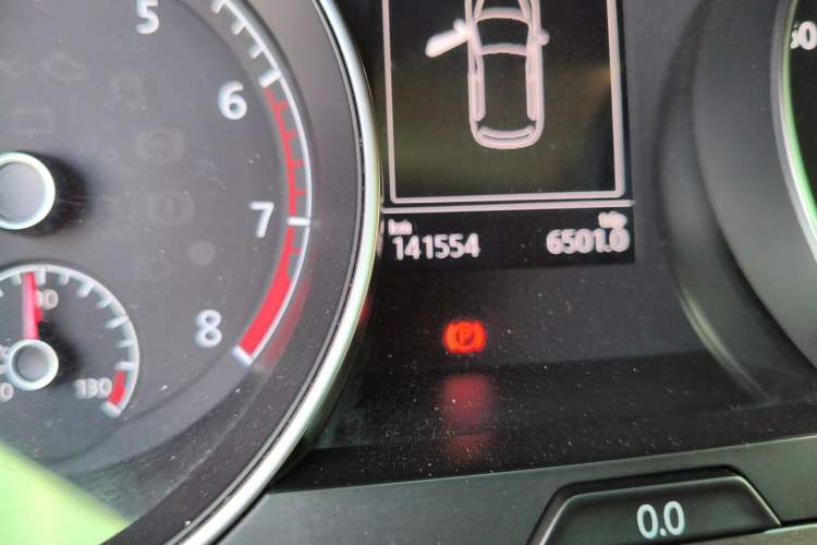 Used Volkswagen Golf 2016 230TSI Automatic Luxury Version Odometer Close Up