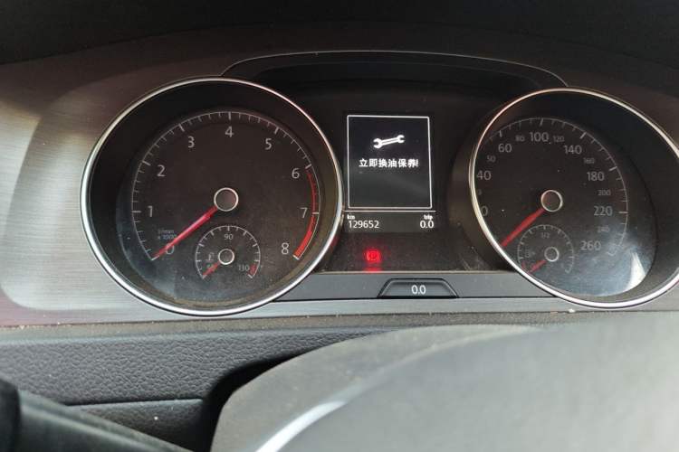Used Volkswagen Golf 2016 230TSI Automatic Comfort Version Odometer Close Up