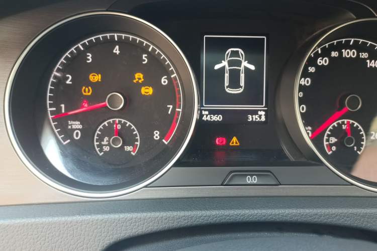 Used Volkswagen Golf 2016 1.6L Automatic Comfort Model Odometer Close Up