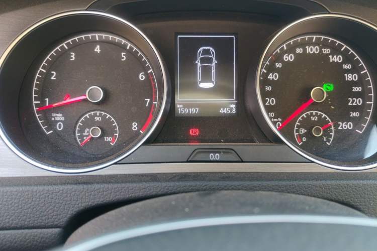 Used Volkswagen Golf 2016 1.6L Automatic Comfort Model Odometer Close Up