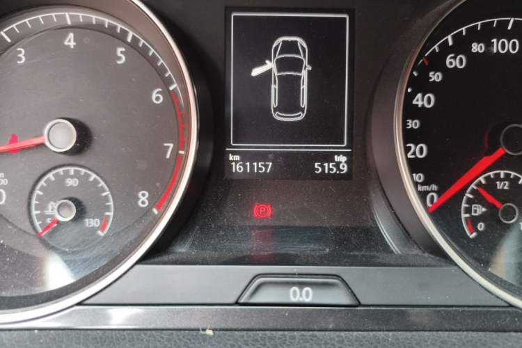 Used Volkswagen Golf 2016 230TSI Automatic Comfort Version Odometer Close Up