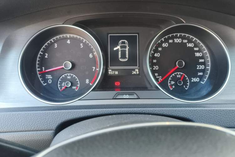 Used Volkswagen Golf 2016 230TSI Automatic Luxury Version Odometer Close Up