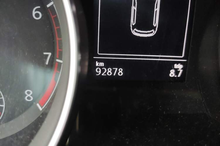 Used Volkswagen Golf 2016 1.4TSI Automatic R-Line Odometer Close Up