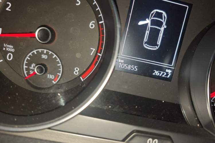 Used Volkswagen Golf 2016 1.6L Automatic Comfort Model Odometer Close Up
