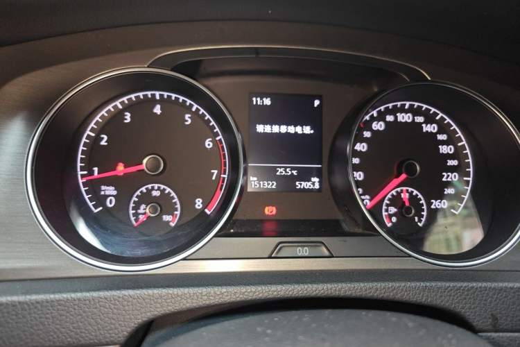 Used Volkswagen Golf 2016 1.6L Automatic Comfort Model Odometer Close Up
