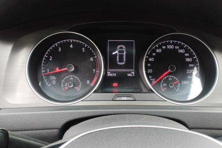 Used Volkswagen Golf 2016 1.6L Automatic Comfort Model Odometer Close Up
