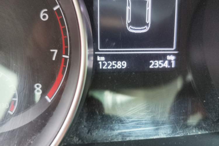 Used Volkswagen Golf 2016 230TSI Automatic Comfort Version Odometer Close Up