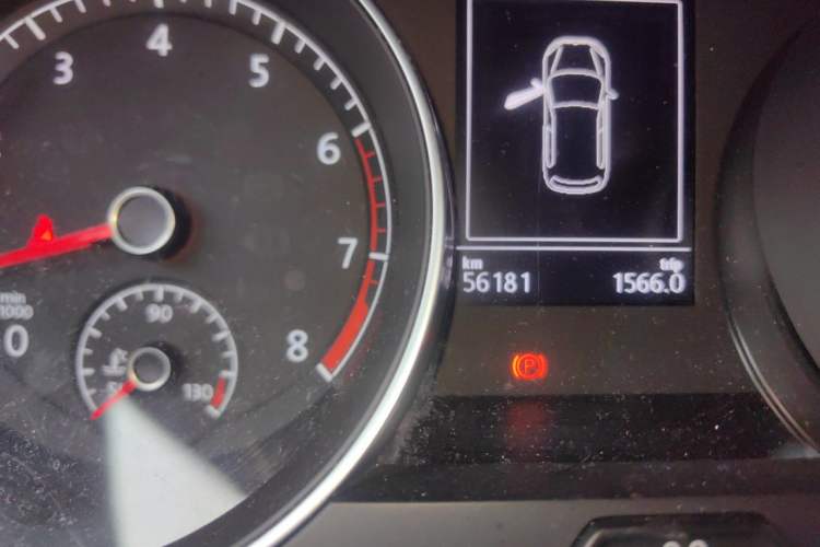 Used Volkswagen Golf 2016 1.4TSI Automatic R-Line Odometer Close Up