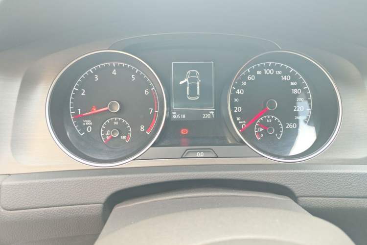 Used Volkswagen Golf 2016 230TSI Automatic Comfort Version Odometer Close Up