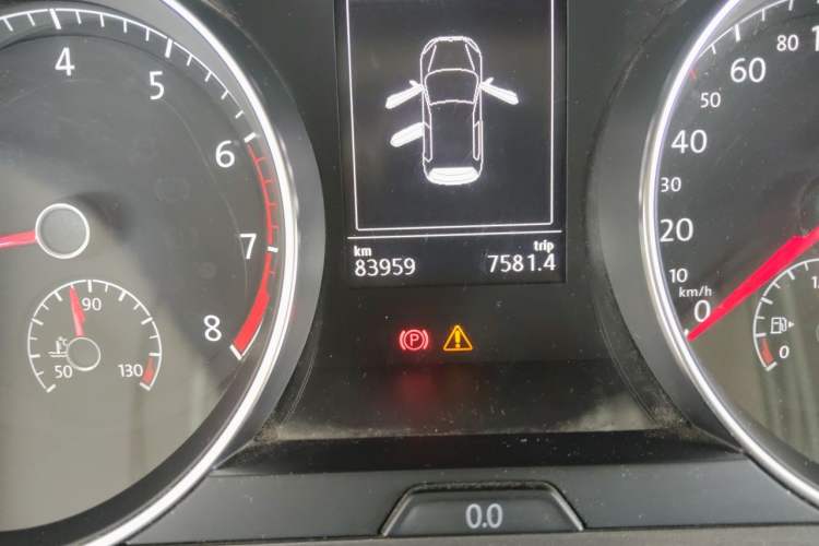 Used Volkswagen Golf 2016 230TSI Automatic Comfort Version Odometer Close Up