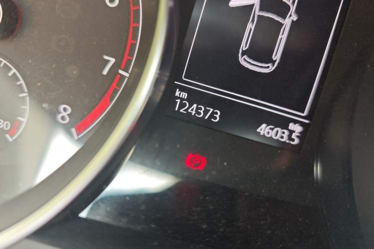 Used Volkswagen Golf 2016 1.6L Automatic Comfort Model Odometer Close Up