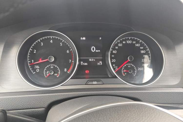 Used Volkswagen Golf 2016 230TSI Automatic Comfort Version Odometer Close Up