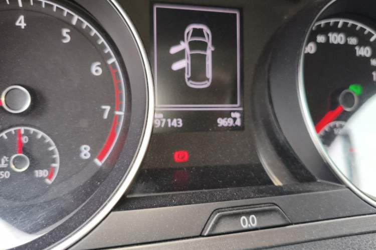 Used Volkswagen Golf 2016 230TSI Automatic Comfort Version Odometer Close Up
