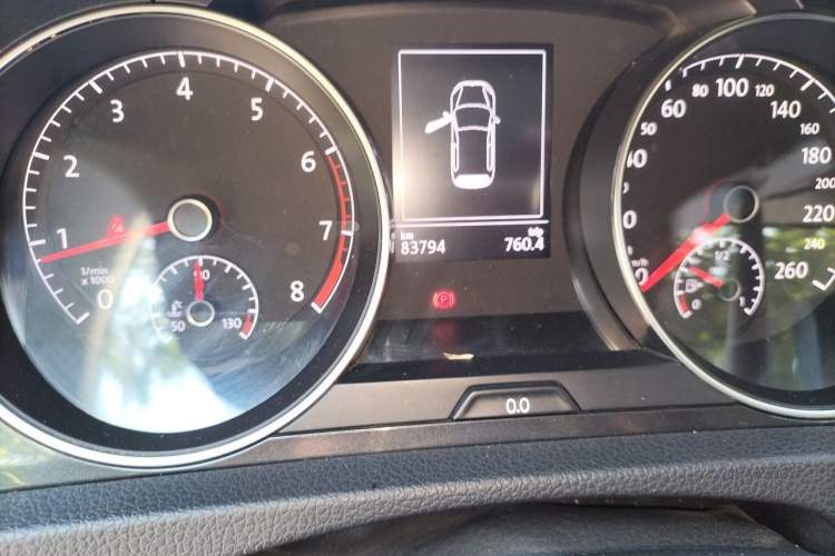Used Volkswagen Golf 2016 230TSI Automatic Comfort Version Odometer Close Up