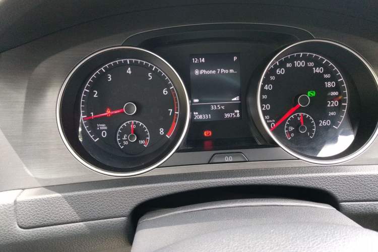 Used Volkswagen Golf 2016 230TSI Automatic Luxury Version Odometer Close Up