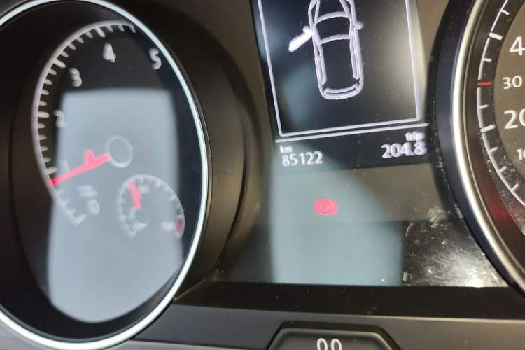 Used Volkswagen Golf 2016 230TSI Manual Comfort Version Odometer Close Up