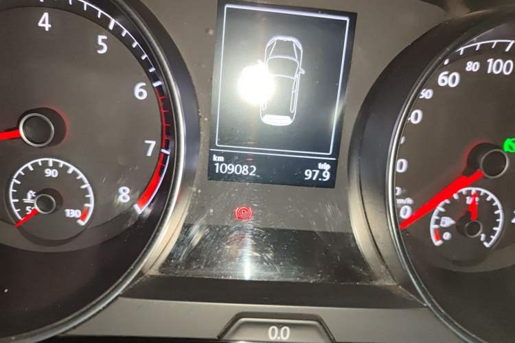 Used Volkswagen Golf 2016 280TSI Automatic Flagship Model Odometer Close Up