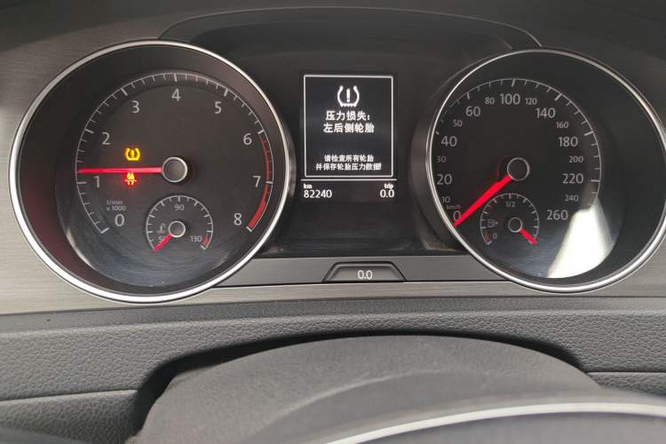 Used Volkswagen Golf 2016 230TSI Automatic Luxury Version Odometer Close Up