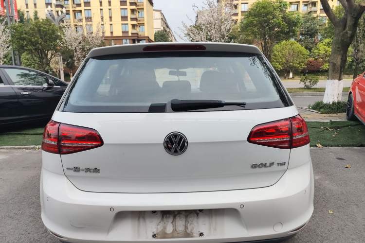 Used Volkswagen Golf 2016 230TSI Manual Comfort Version
