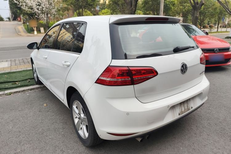 Used Volkswagen Golf 2016 230TSI Manual Comfort Version
