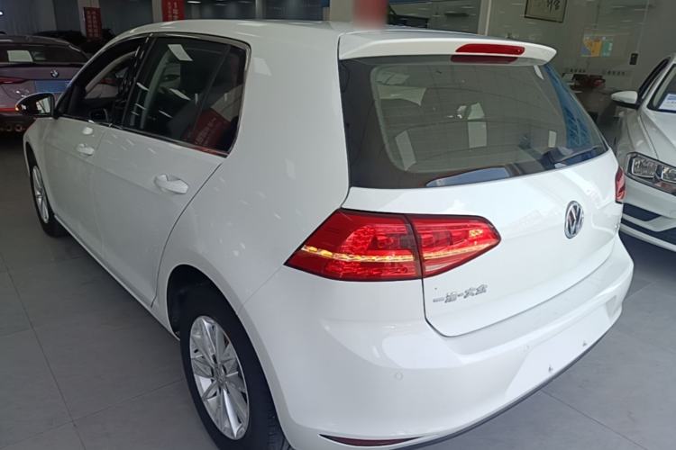 Used Volkswagen Golf 2016 1.6L Automatic Fashion Model Rear Left 45 Deg