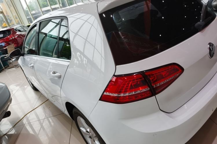 Used Volkswagen Golf 2016 1.6L Automatic Comfort Model Rear Left 45 Deg
