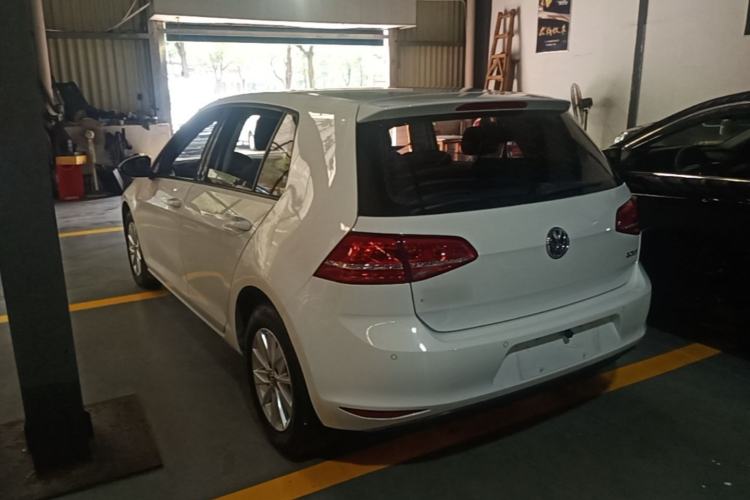 Used Volkswagen Golf 2016 1.6L Automatic Fashion Model Rear Left 45 Deg
