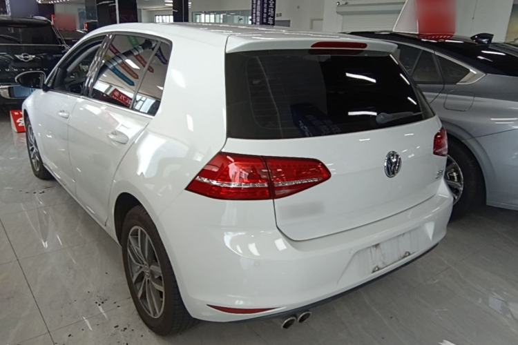 Used Volkswagen Golf 2016 230TSI Automatic Luxury Version Rear Left 45 Deg