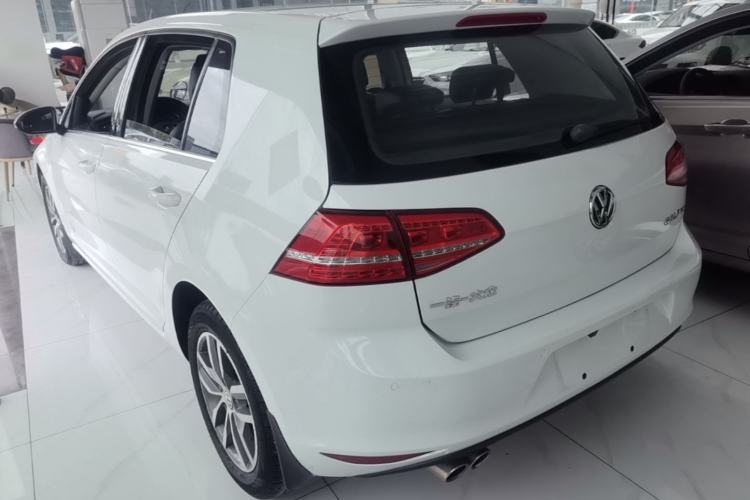 Used Volkswagen Golf 2016 230TSI Automatic Luxury Version Rear Left 45 Deg