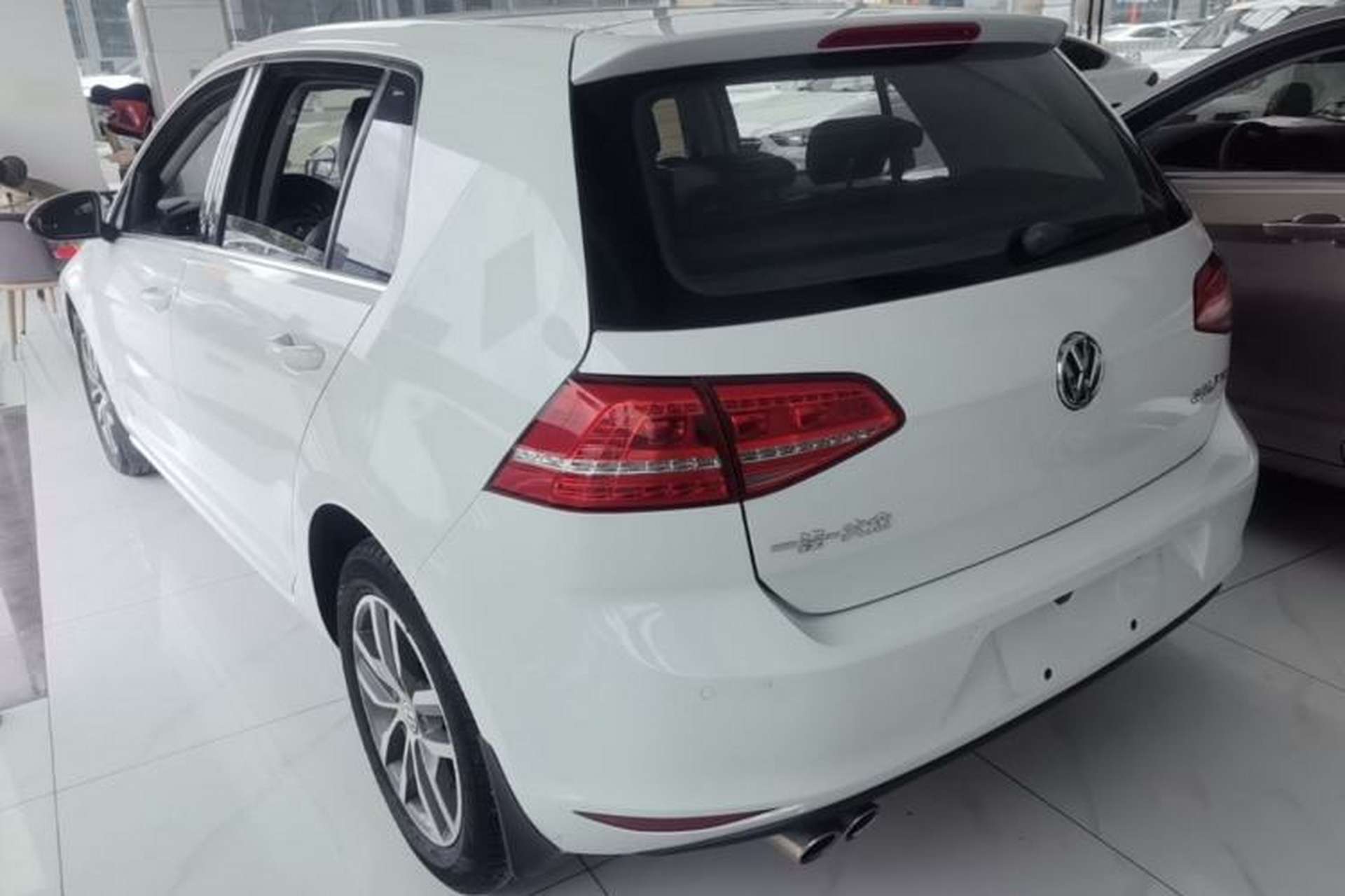 Used Volkswagen Golf 2016 230TSI Automatic Luxury Version Rear Left 45 Deg