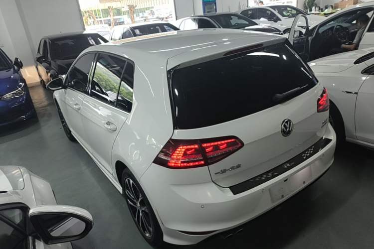 Used Volkswagen Golf 2016 1.4TSI Automatic R-Line Rear Left 45 Deg