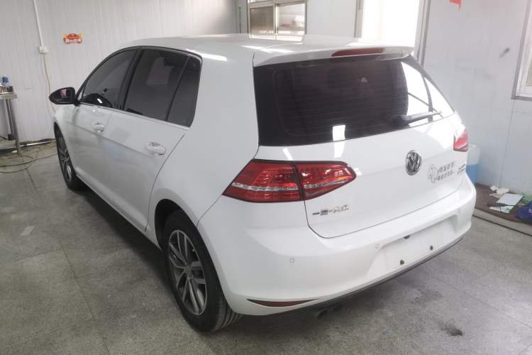 Used Volkswagen Golf 2016 230TSI Automatic Luxury Version Rear Left 45 Deg