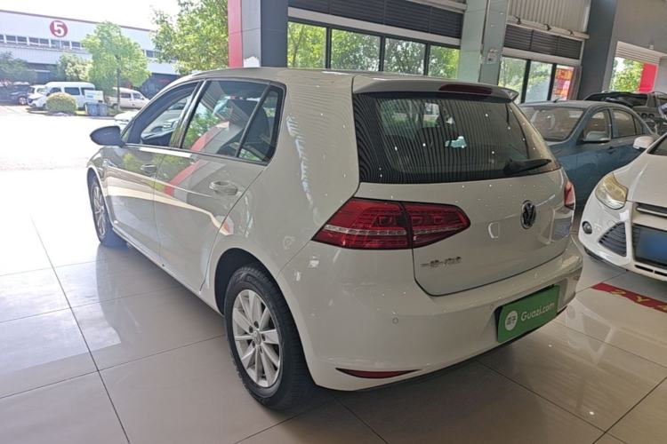 Used Volkswagen Golf 2016 1.6L Automatic Fashion Model Rear Left 45 Deg