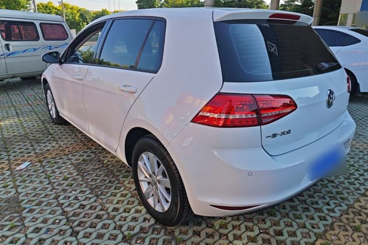 Used Volkswagen Golf 2016 1.6L Automatic Fashion Model Rear Left 45 Deg