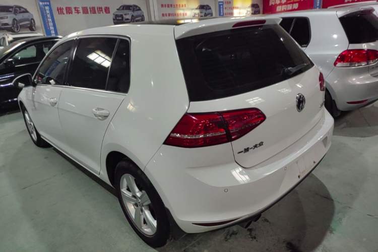 Used Volkswagen Golf 2016 230TSI Automatic Comfort Version Rear Left 45 Deg