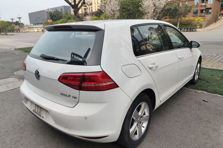 Used Volkswagen Golf 2016 230TSI Manual Comfort Version
