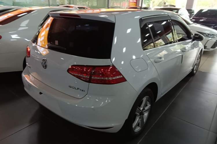 Used Volkswagen Golf 2016 230TSI Automatic Comfort Version Rear Right 45 Deg