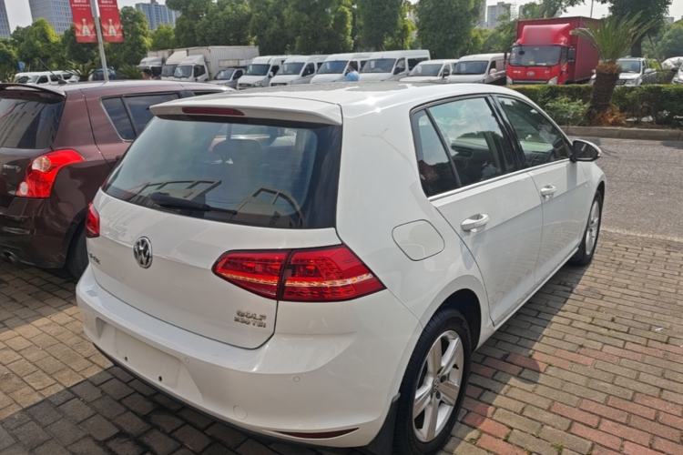 Used Volkswagen Golf 2016 230TSI Automatic Comfort Version Rear Right 45 Deg