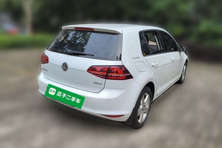 Used Volkswagen Golf 2016 1.6L Automatic Comfort Model Rear Right 45 Deg