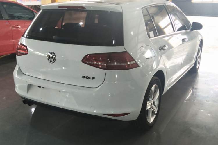 Used Volkswagen Golf 2016 230TSI Automatic Comfort Version Rear Right 45 Deg