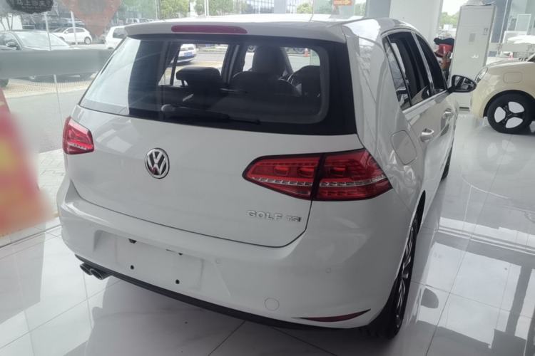 Used Volkswagen Golf 2016 230TSI Automatic Luxury Version Rear Right 45 Deg