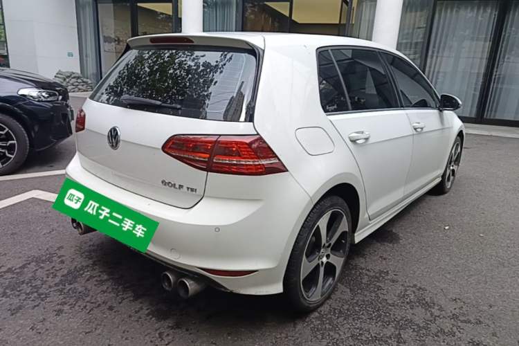 Used Volkswagen Golf 2016 1.4TSI Automatic R-Line Rear Right 45 Deg