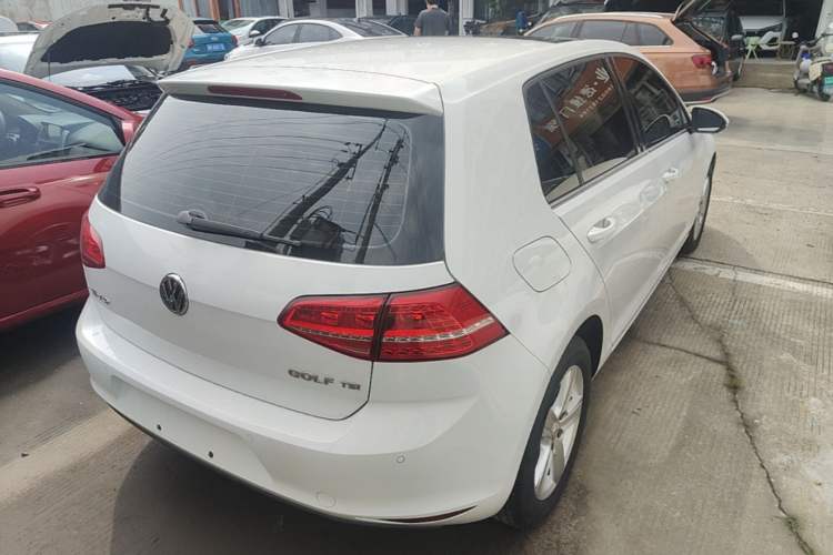 Used Volkswagen Golf 2016 230TSI Automatic Comfort Version Rear Right 45 Deg