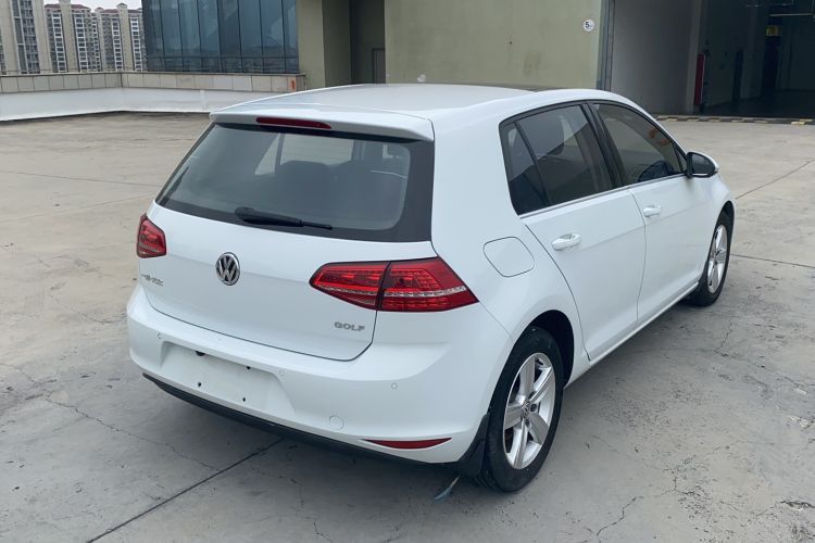 Used Volkswagen Golf 2016 1.6L Automatic Comfort Model Rear Right 45 Deg