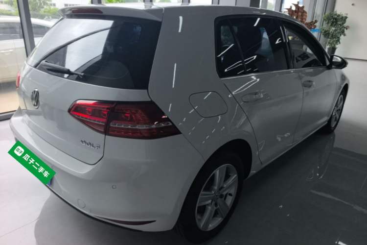 Used Volkswagen Golf 2016 1.6L Automatic Comfort Model Rear Right 45 Deg